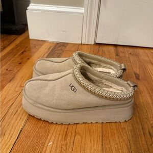 UGG Tazz Slippers in Mustard Seed